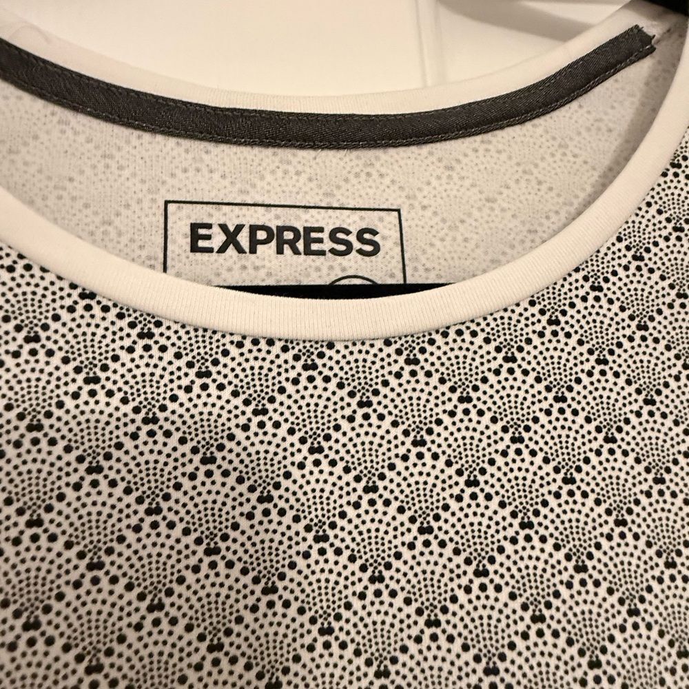 Men's Express Gray Patterned Short Sleeve Tee Large NWT - Picture 4 of 9